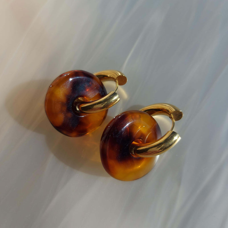 Candy Earrings in Gold Pearl